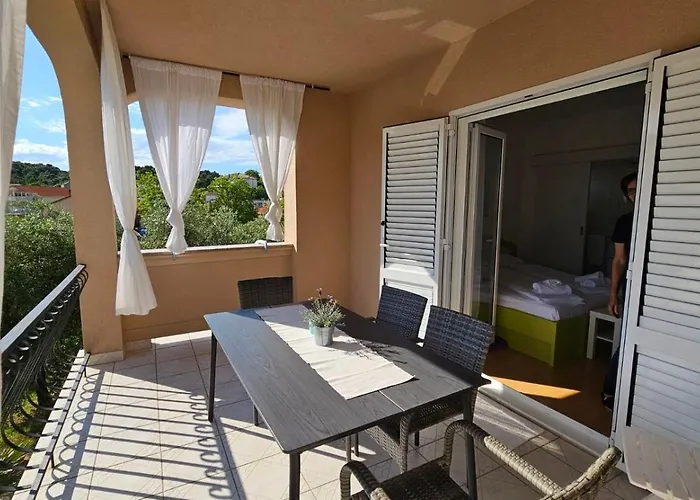 Apartman Ruzica Rab Town